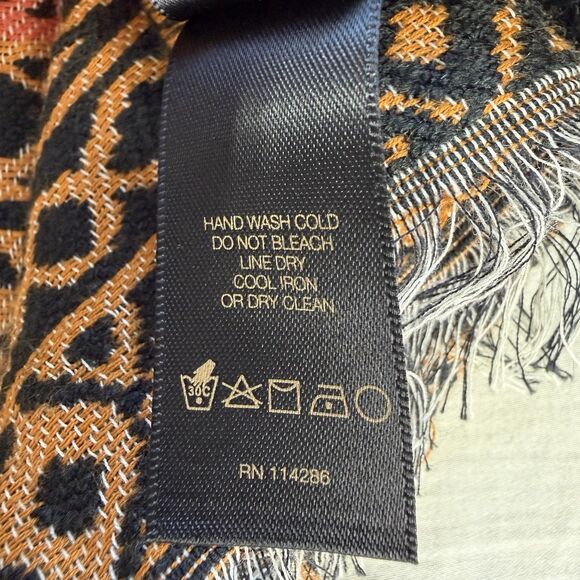 Frye Tribal Aztec Knit Fringe Scarf Shawl 70x23 Boho Geometric Southwestern - Picture 6 of 6